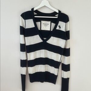 Abercrombie & Fitch Navy and White V-Neck Sweater